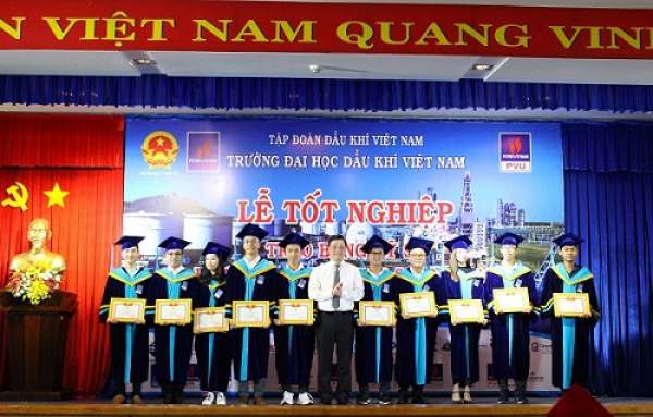 Lãnh đạo tỉnh Bà Rịa Vũng Tàu dự Lễ tốt nghiệp và Khai giảng năm học 2018-2019