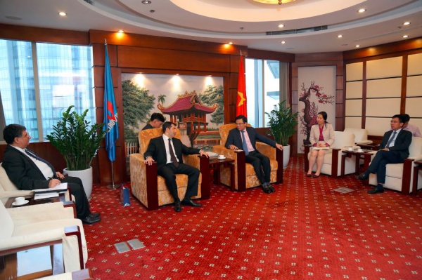 Phó Tổng giám đốc Lê Mạnh Hùng tiếp Đại sứ Azerbaijan tại Việt Nam