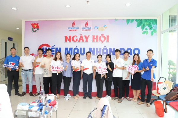Thầy trò Trường Đại học Dầu khí Việt Nam tham gia hiến máu nhân đạo năm 2023