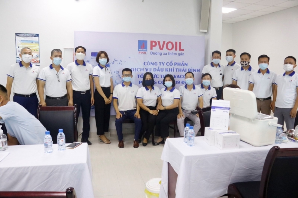 Người lao động PVOIL được tiêm vắc-xin phòng Covid-19