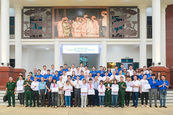 [Ch&ugrave;m ảnh] Trở về cội nguồn: Ghi dấu 45 năm h&agrave;nh tr&igrave;nh khai th&aacute;c d&ograve;ng kh&iacute; đầu ti&ecirc;n