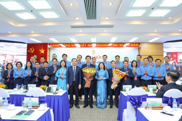 Đo&agrave;n đại biểu C&ocirc;ng đo&agrave;n Petrovietnam tham dự Đại hội XIV C&ocirc;ng đo&agrave;n Việt Nam