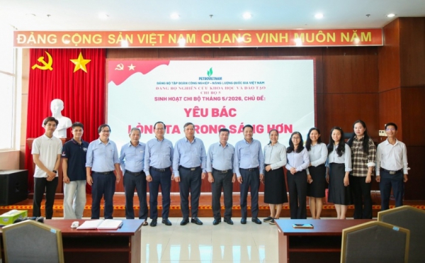 &ldquo;Y&ecirc;u B&aacute;c l&ograve;ng ta trong s&aacute;ng hơn&rdquo;: Chủ đề sinh hoạt &yacute; nghĩa tại Chi bộ 5 v&agrave; Chi bộ 6 (Đảng bộ NCKH&amp;ĐT)